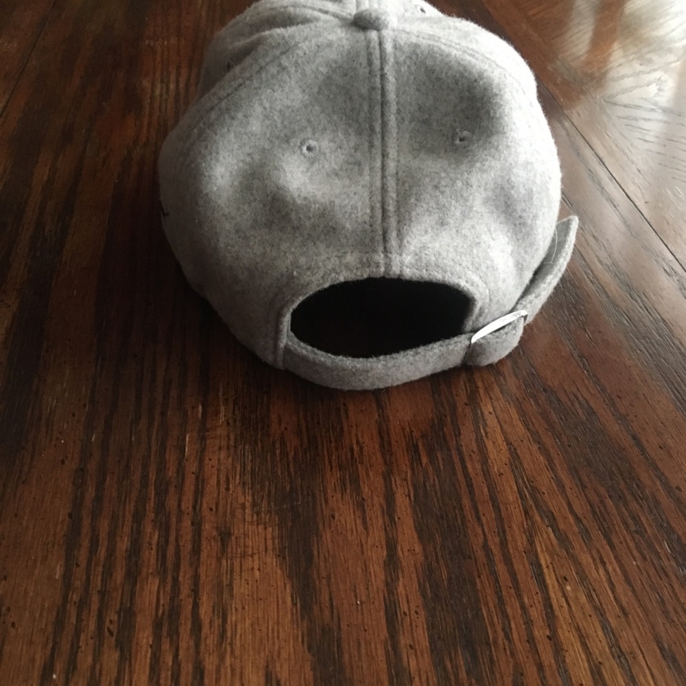 Gray wool hat - Picture 3 of 3